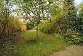 2 bedroom Flat for s...